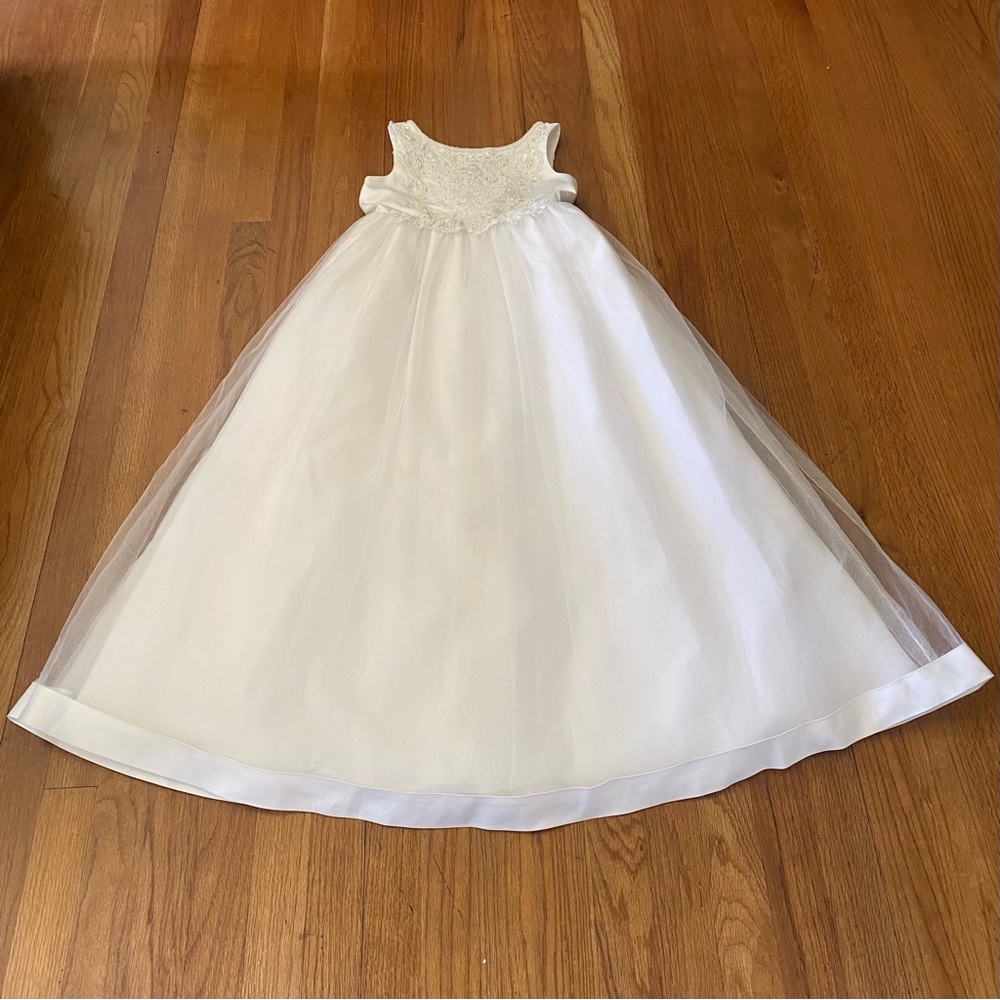 David's Bridal Collection Tulle Flower Lady Eleanor Girl Gown with Lace Bodice